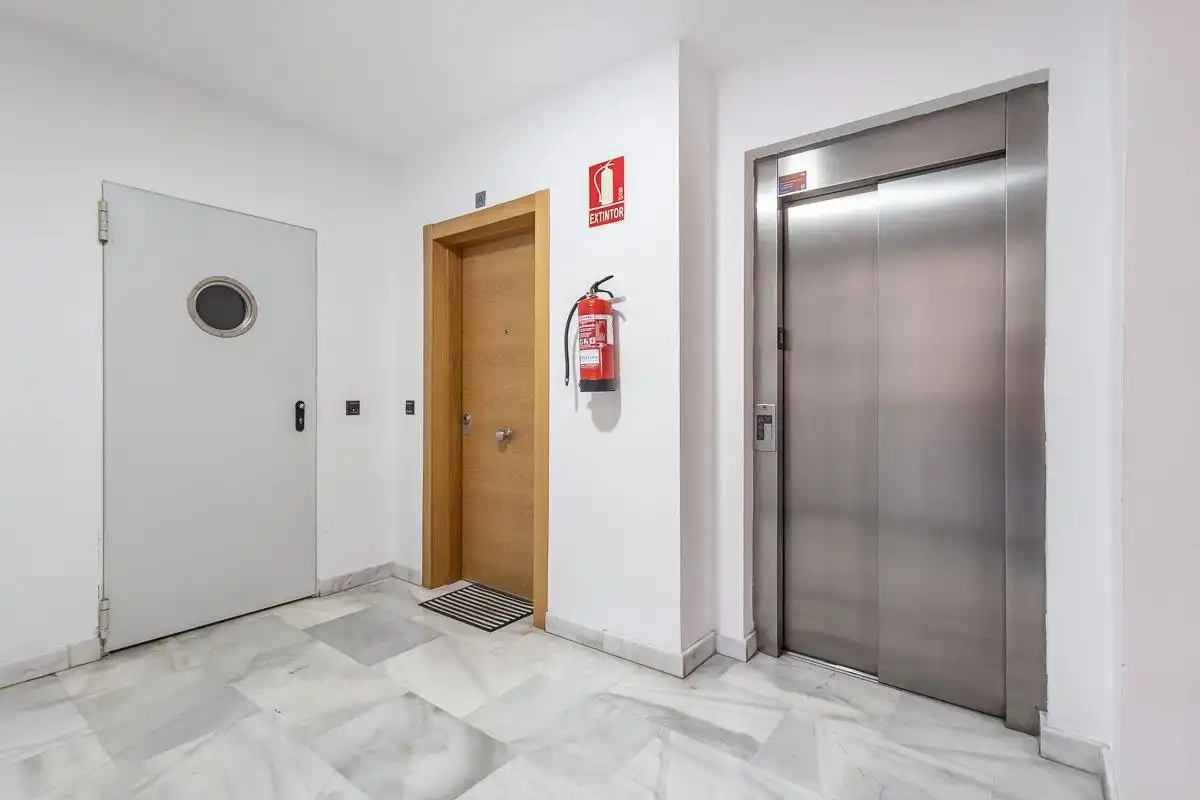Flat for sale in Granada  with Air Conditioner, Heating and Storage room