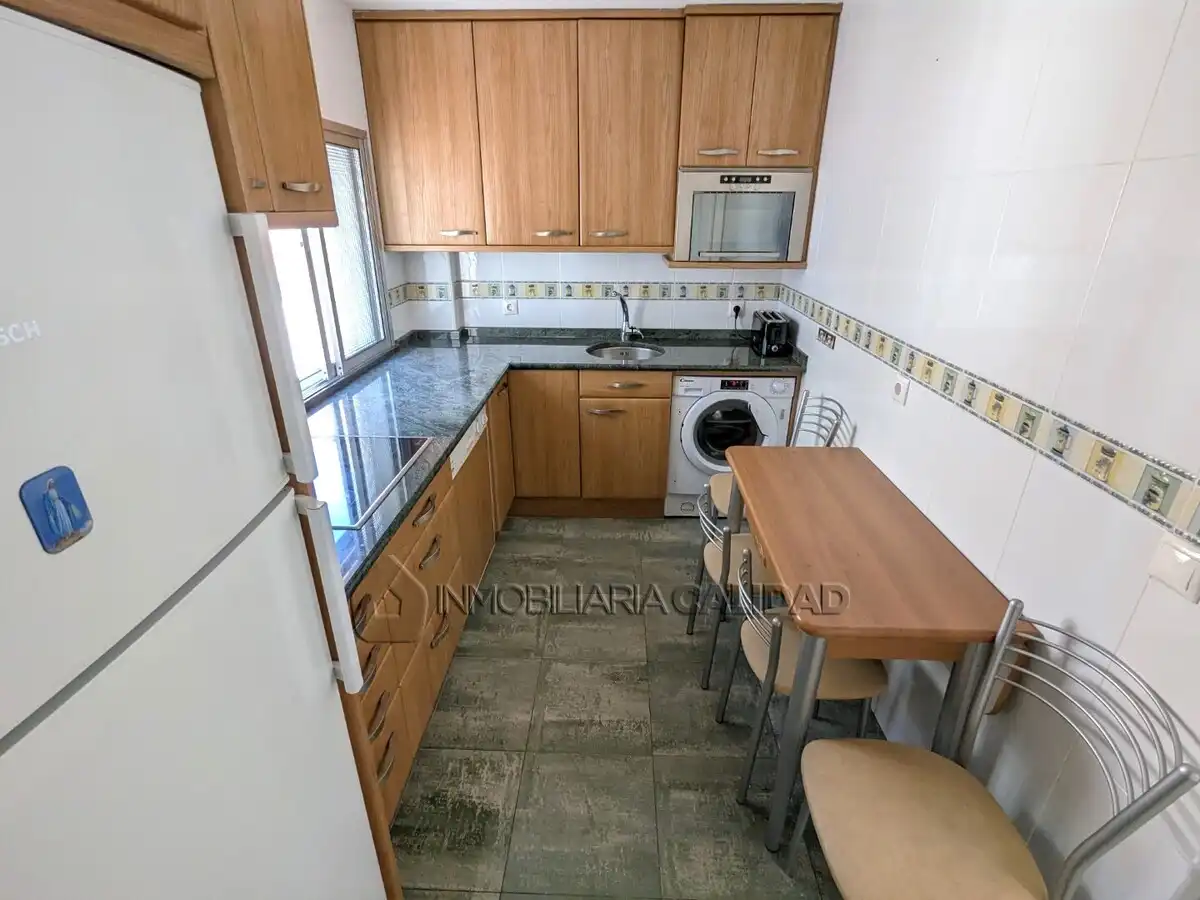 Cocina de Piso de alquiler en Burgos con Calefacción y Amueblado