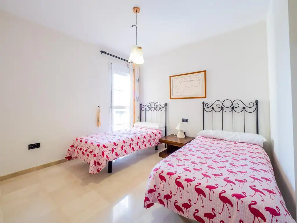 Habitación de Piso de alquiler en Marbella con Aire acondicionado, Terraza y Amueblado