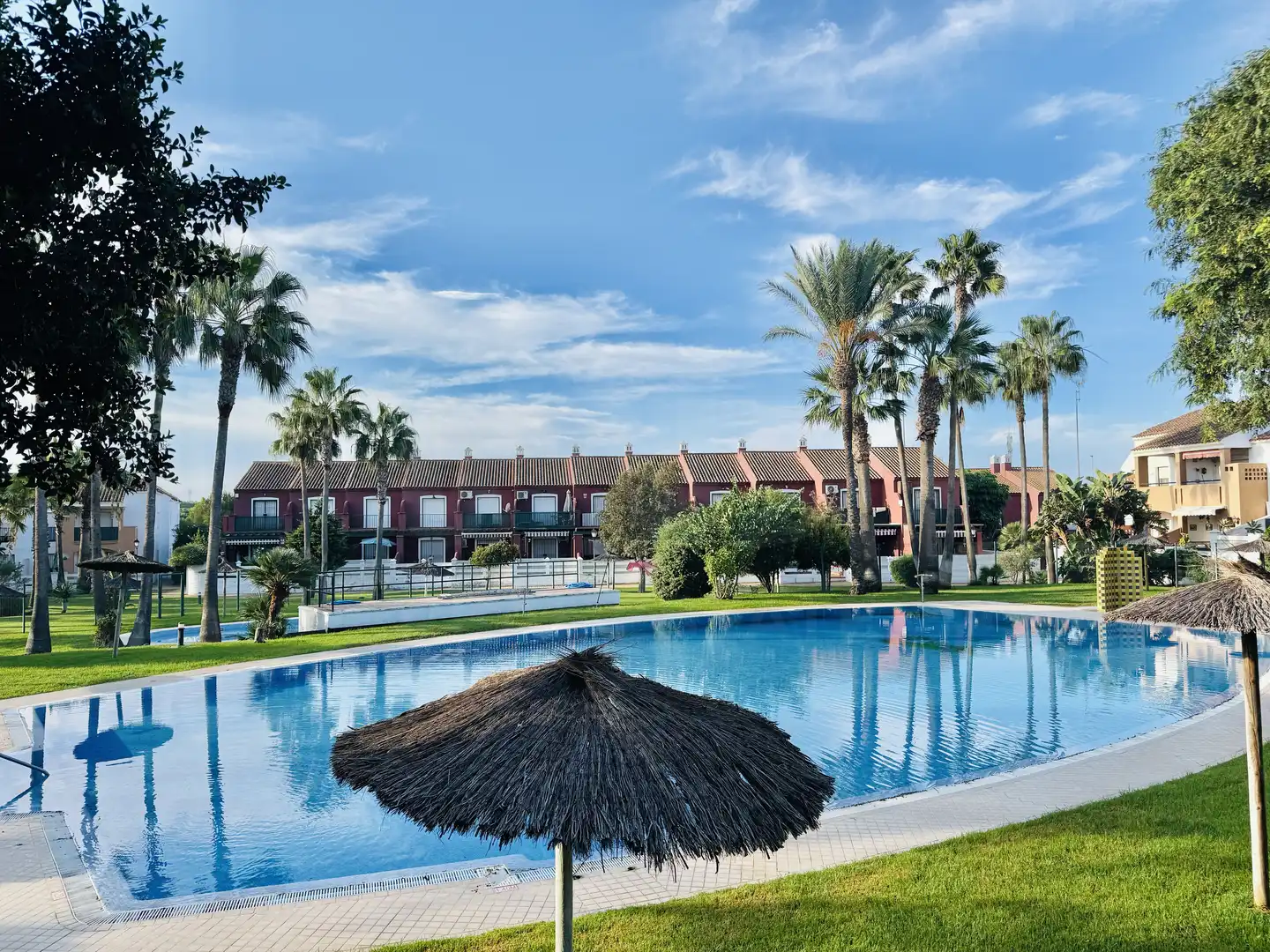 Flat with pool for sale in Las Lagunas - Campano