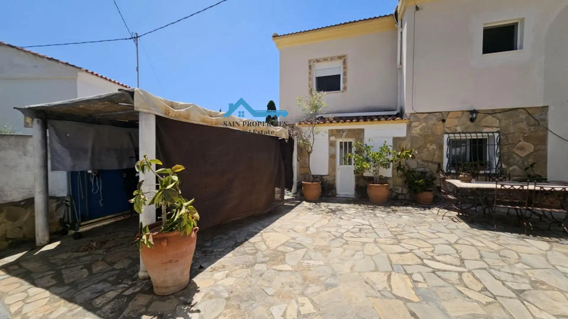 Vista exterior de Casa o xalet en venda en La Nucia amb Aire condicionat, Calefacció i Jardí privat