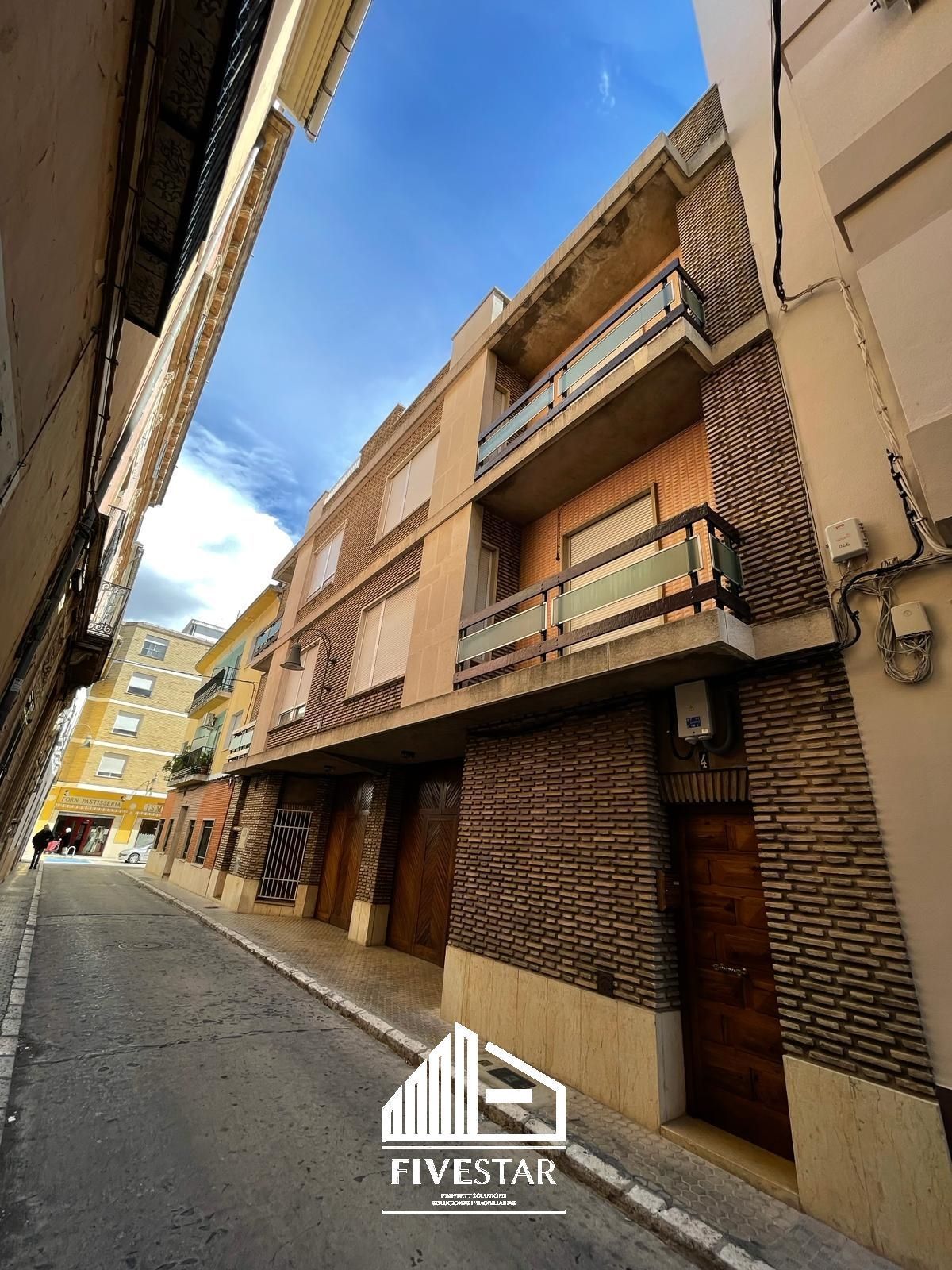Vista exterior de Casa adosada en venda en Villanueva de Castellón amb Calefacció i Moblat