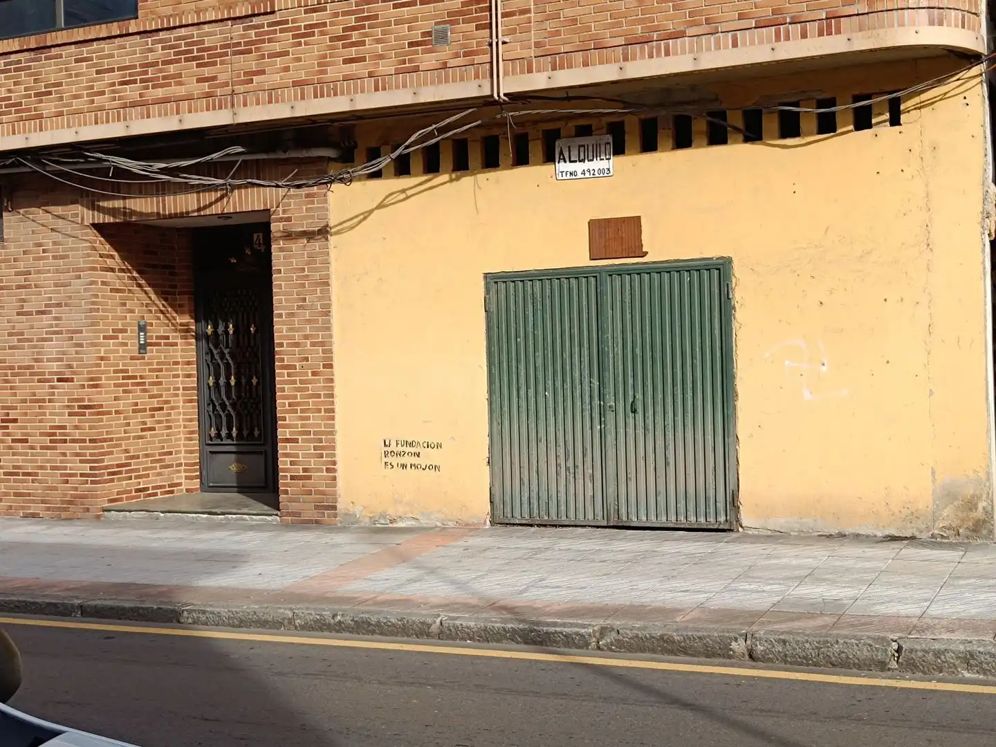 Commercial properties for sale in Lena