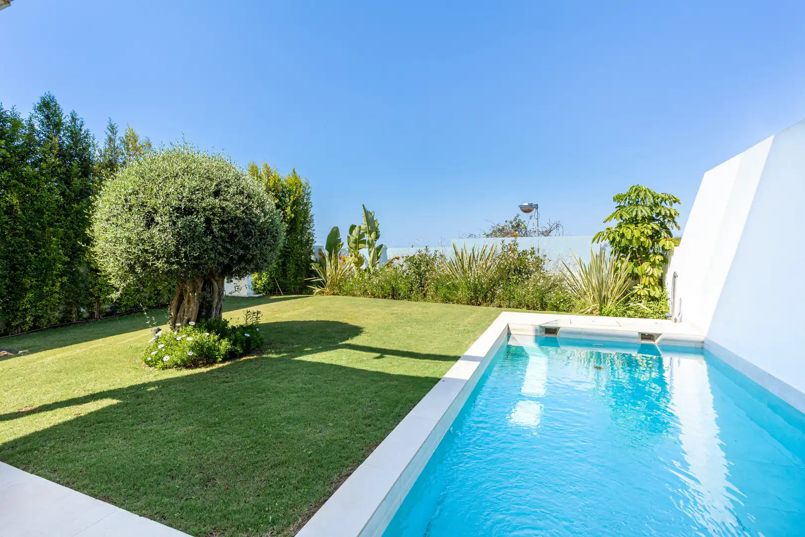 Piscina de Casa o xalet en venda en Marbella amb Aire condicionat, Jardí privat i Terrassa