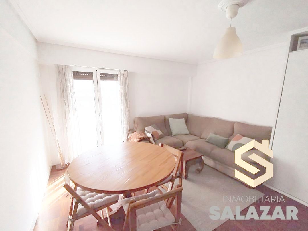 Sala de estar de Piso de alquiler en Bilbao  con Calefacción y Balcón