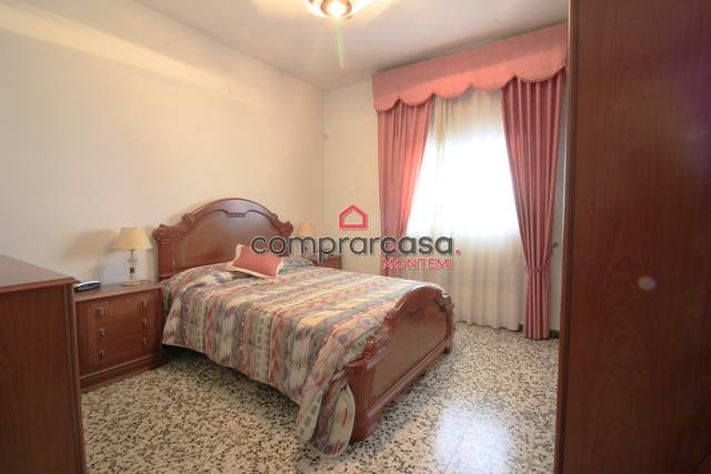Casa adosada en Venta en Calle Valdemoro en San Isidro