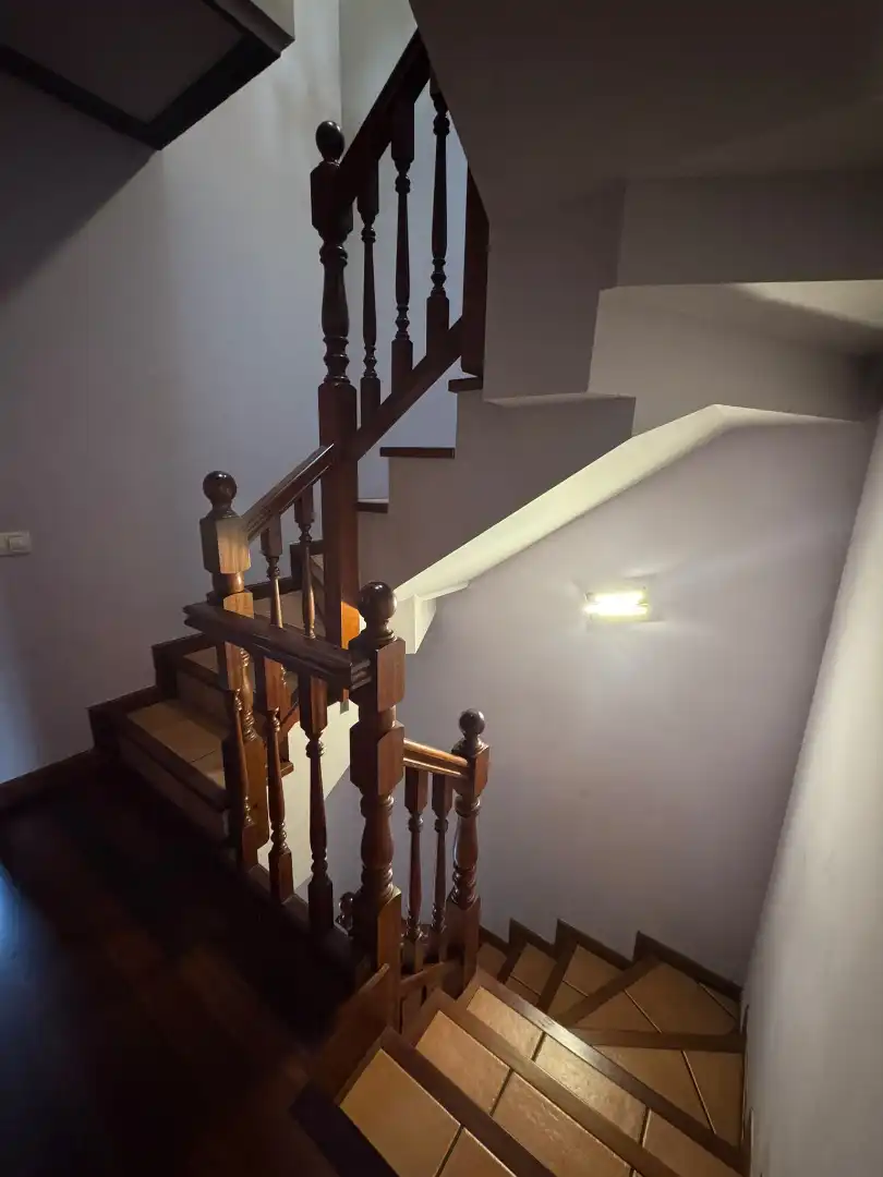 Einfamilien-Reihenhaus zum Verkauf in Polanco mit Heizung, Privatgarten und Terrasse