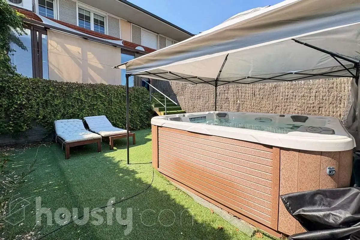 Terraza de Casa o chalet en venta en Girona con Aire acondicionado, Calefacción y Jardín privado