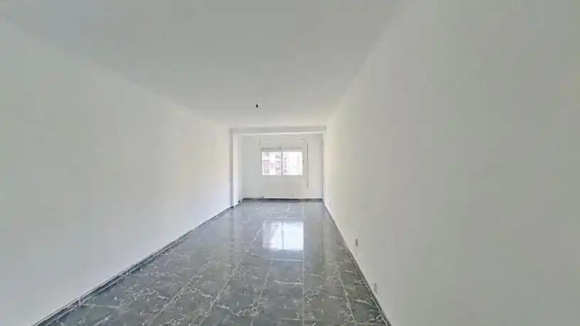 Piso en venta en calle Monturiol, imagen 3