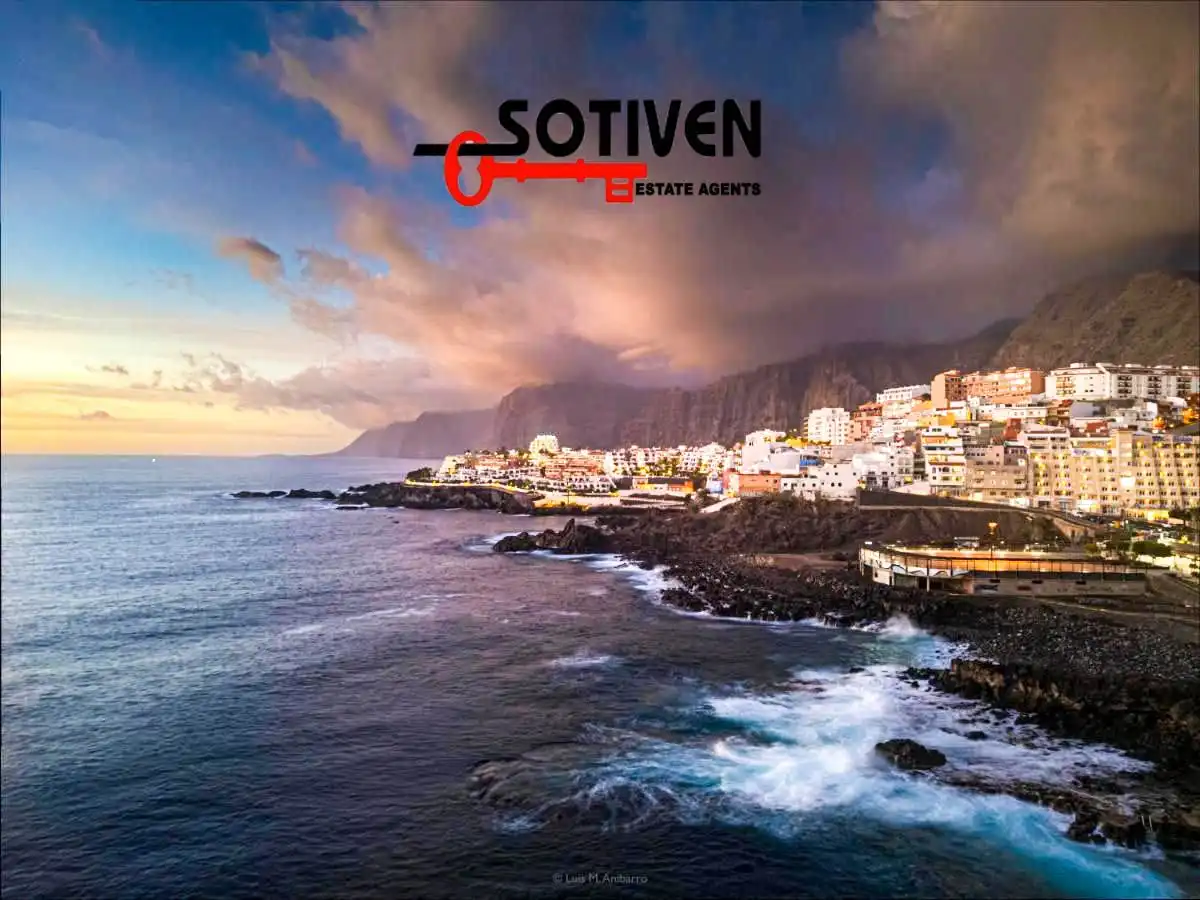 Vista exterior de Apartament de lloguer en Santiago del Teide amb Terrassa i Piscina comunitària