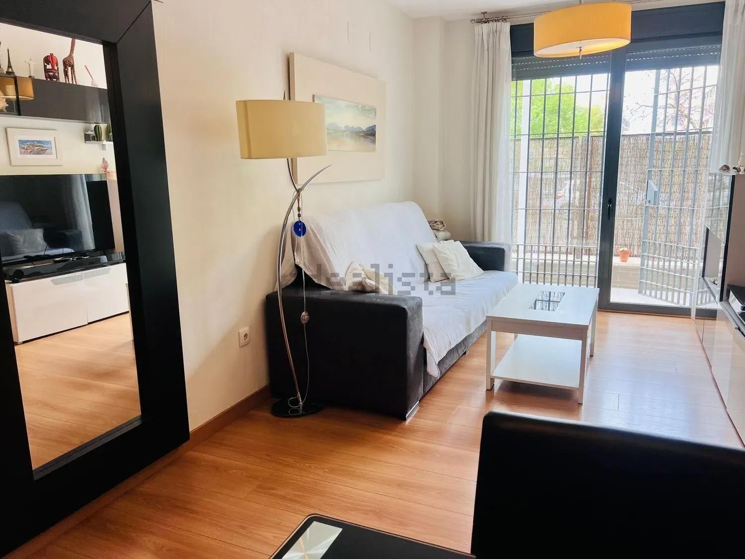 Sala d'estar de Pis de lloguer en Santa Cruz del Retamar amb Terrassa, Balcó i Piscina comunitària