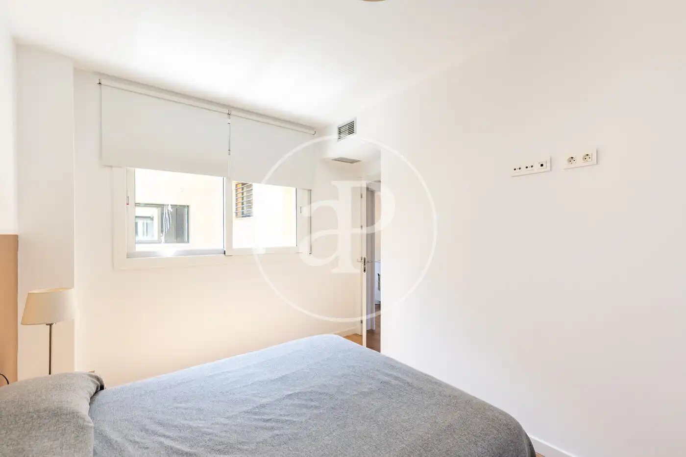 Bedroom of Flat for sale in Barcelona  with Air Conditioner, Heating and Community pool