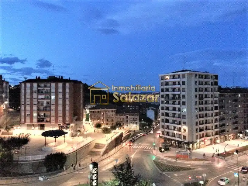 Vista exterior de Piso en venta en Santurtzi  con Calefacción, Terraza y Trastero