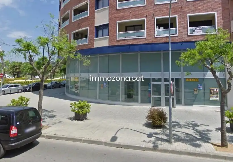 Local comercial en venda a Calle Anselm Clavé
