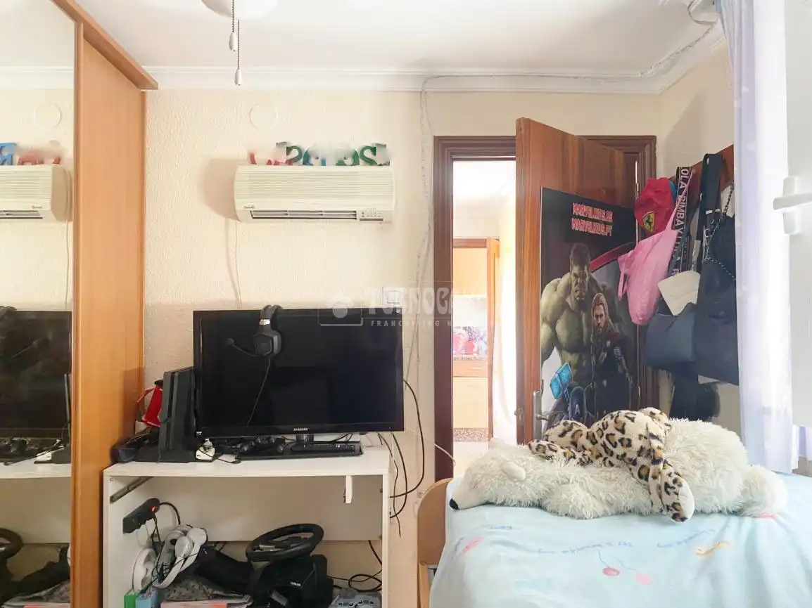 Habitación de Piso en venta en Sevilla con Aire acondicionado y Amueblado