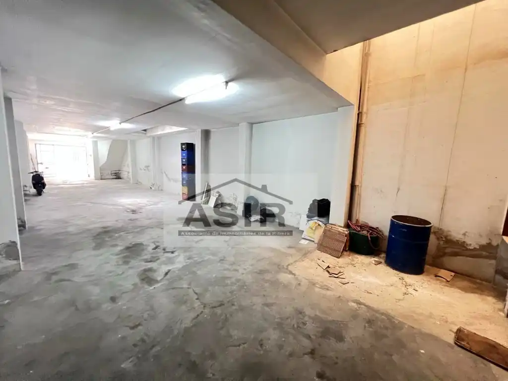 Local comercial en venda a Casc Urbà, imagen 5