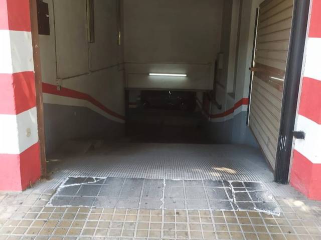 Garaje en Alquiler en Carrer del Camp de Túria, 4 en Beniferri