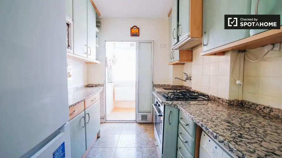 Kitchen of Flat for rent in Madrid  with Air Conditioner, Heating and Furnished