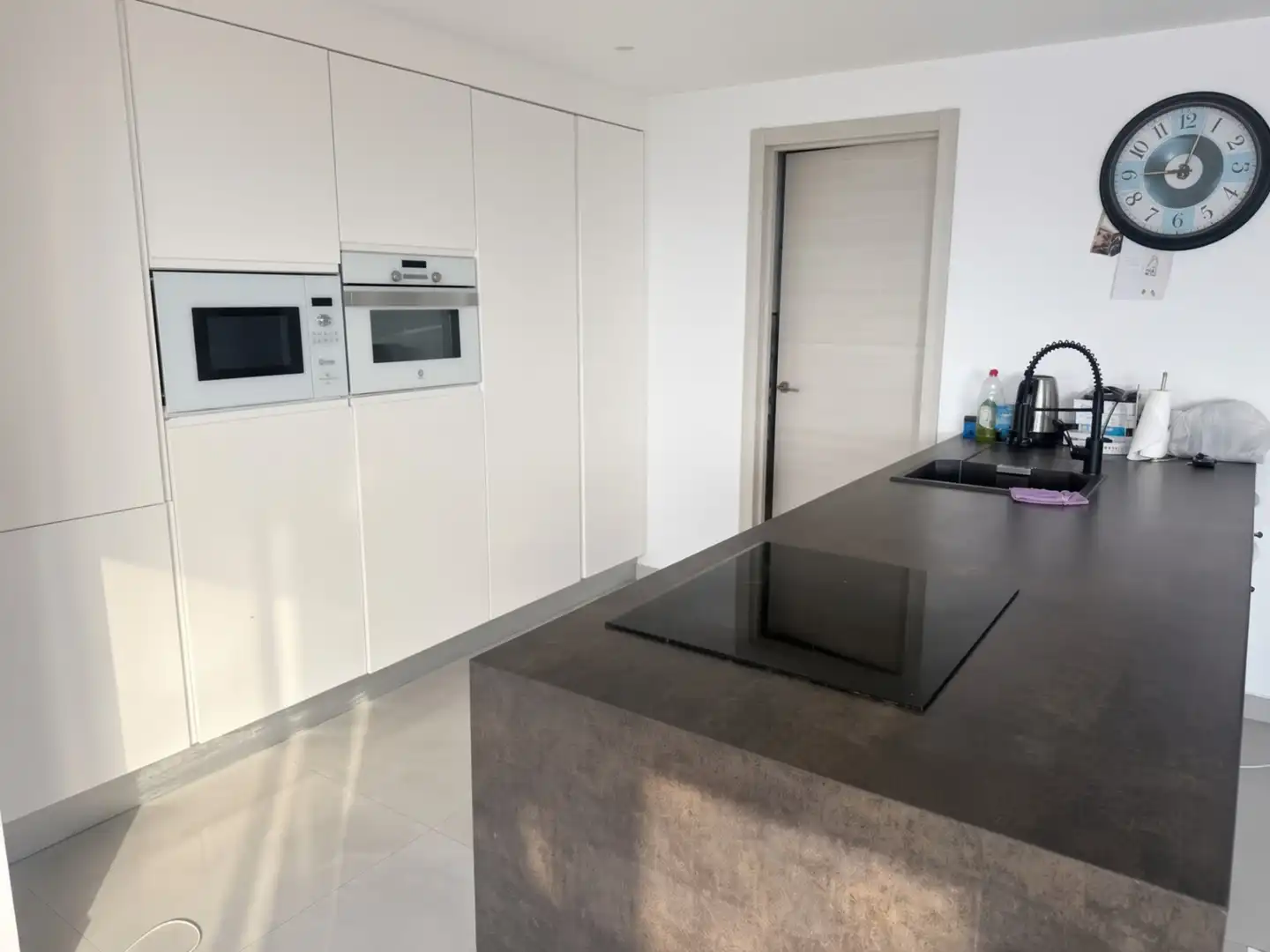 Cuina de Casa o xalet en venda en Manilva amb Aire condicionat, Jardí privat i Terrassa