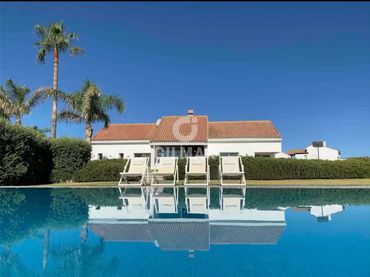 Villa avec piscine à vendre à Manilva Pueblo