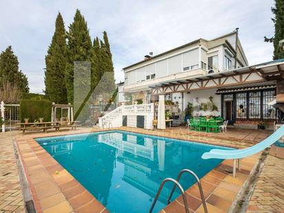 Vista exterior de Casa o xalet en venda en Monachil amb Aire condicionat, Terrassa i Piscina