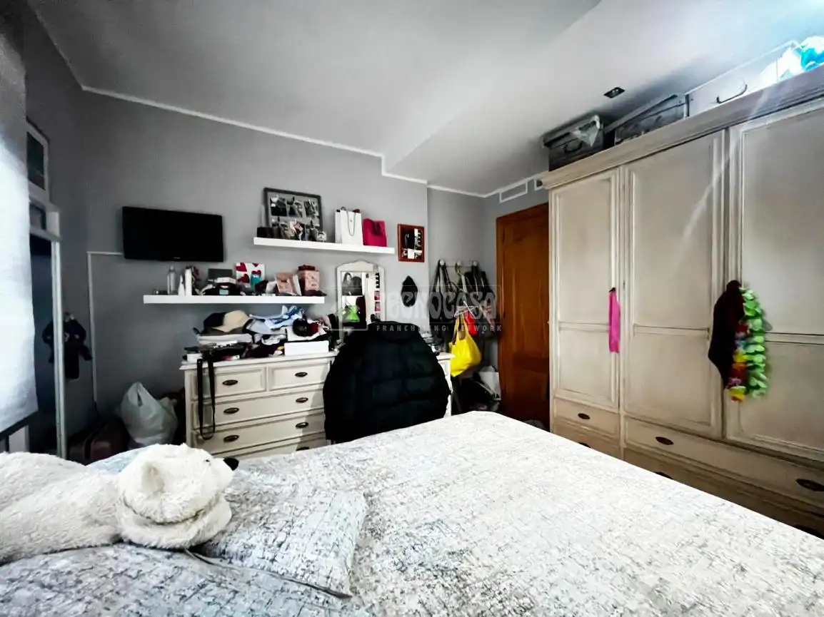 Habitación de Casa adosada en venta en Sobradiel con Calefacción y Jardín privado