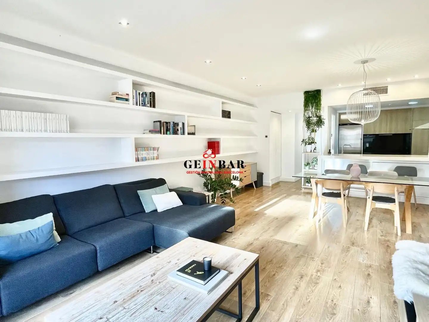 Wohnzimmer von Wohnung zum Verkauf in Barcelona mit Klimaanlage, Heizung und Parkett