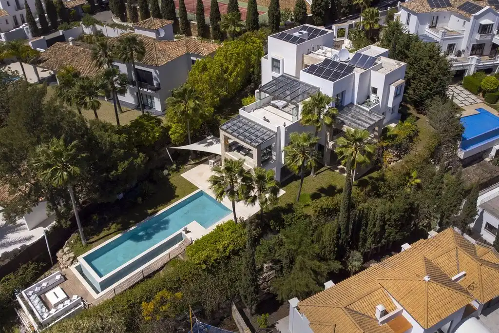 Detached house with pool for sale in Estepona Pueblo, imagen 2