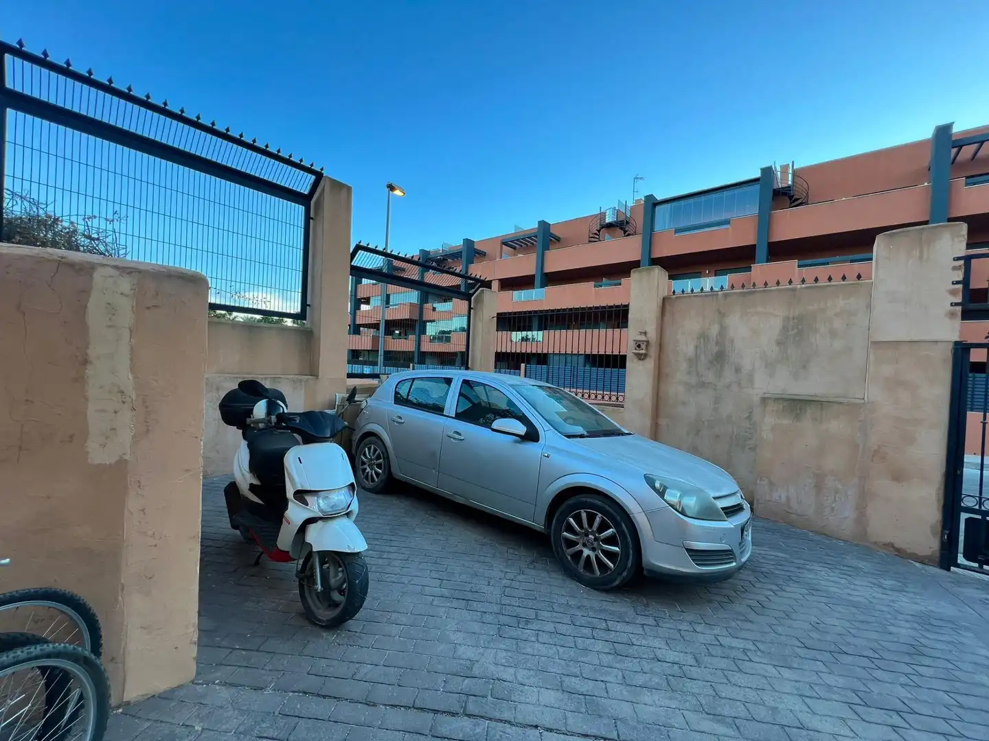 Casa o xalet en venda a Calle Calle Gigantes y Cabezudos, Villamartín - Las Filipinas