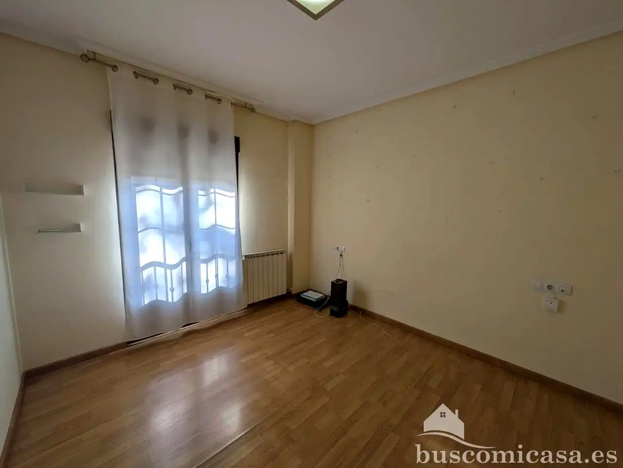 Habitación de Local de alquiler en Linares con Aire acondicionado