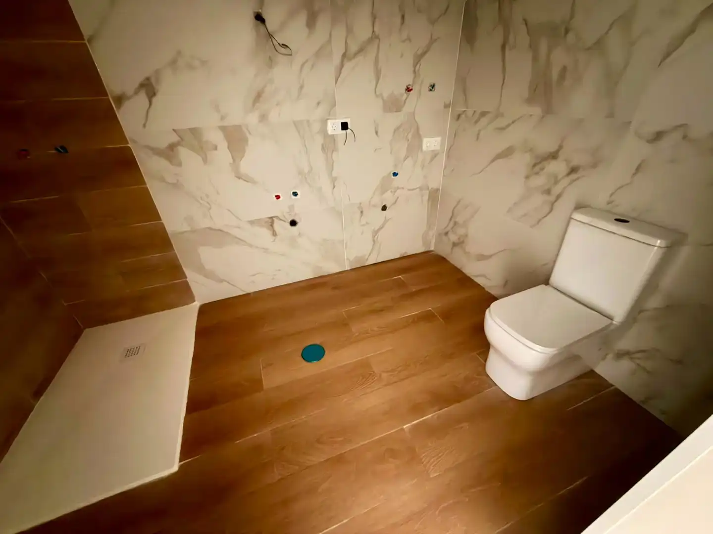 Baño de Local en venta en Antequera