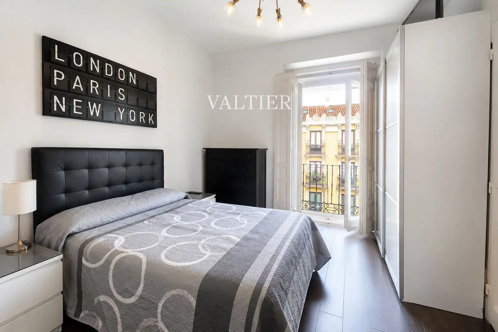 Schlafzimmer von Wohnung zur Miete in Madrid mit Klimaanlage und Möbliert