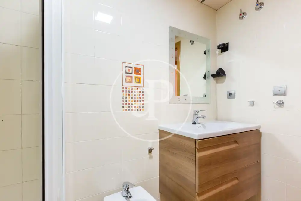 Bathroom of Houses for sale in Godelleta  with Air Conditioner, Heating and Private garden