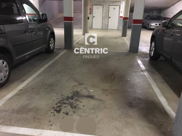 Garaje en Alquiler en Barri del Centre