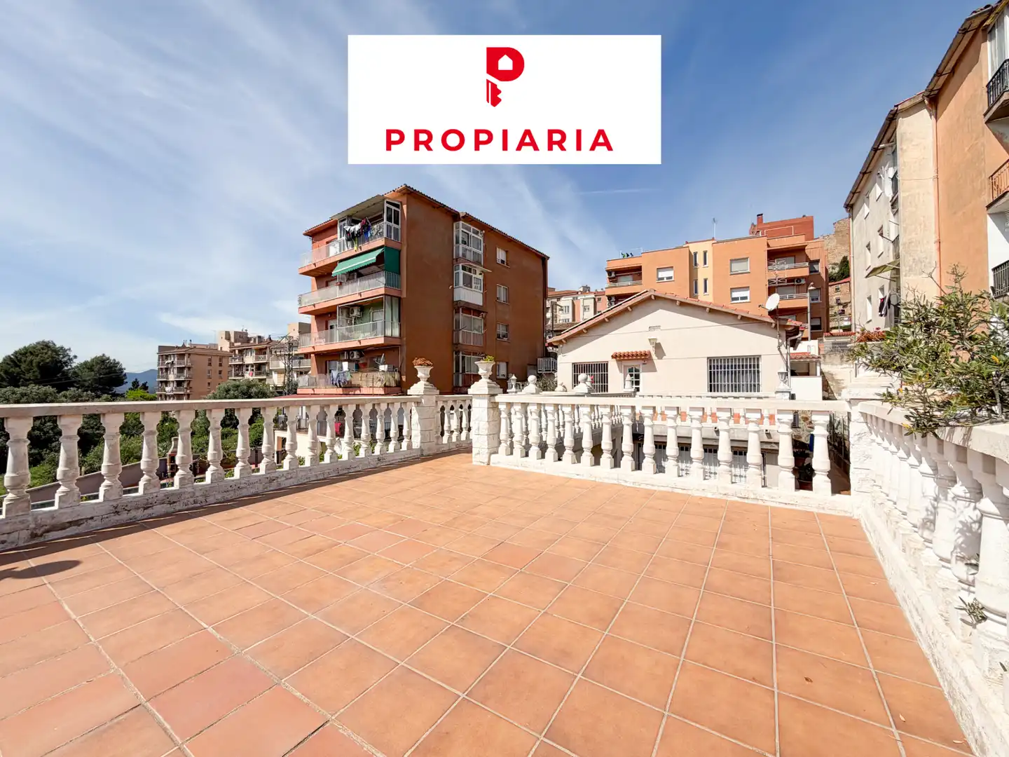 Vista exterior de Casa o xalet en venda en El Papiol amb Aire condicionat, Calefacció i Jardí privat