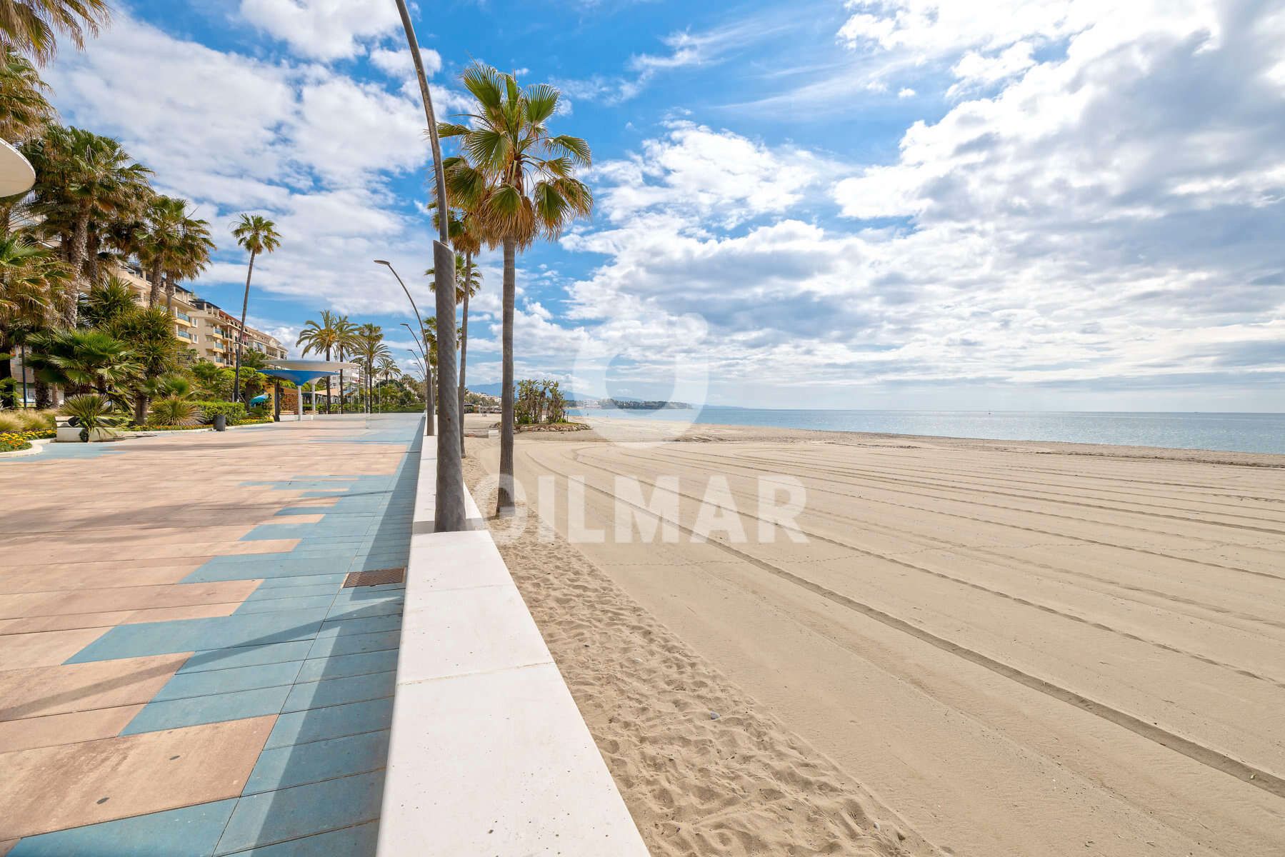 Exterior view of Apartment for sale in Estepona  with Air Conditioner