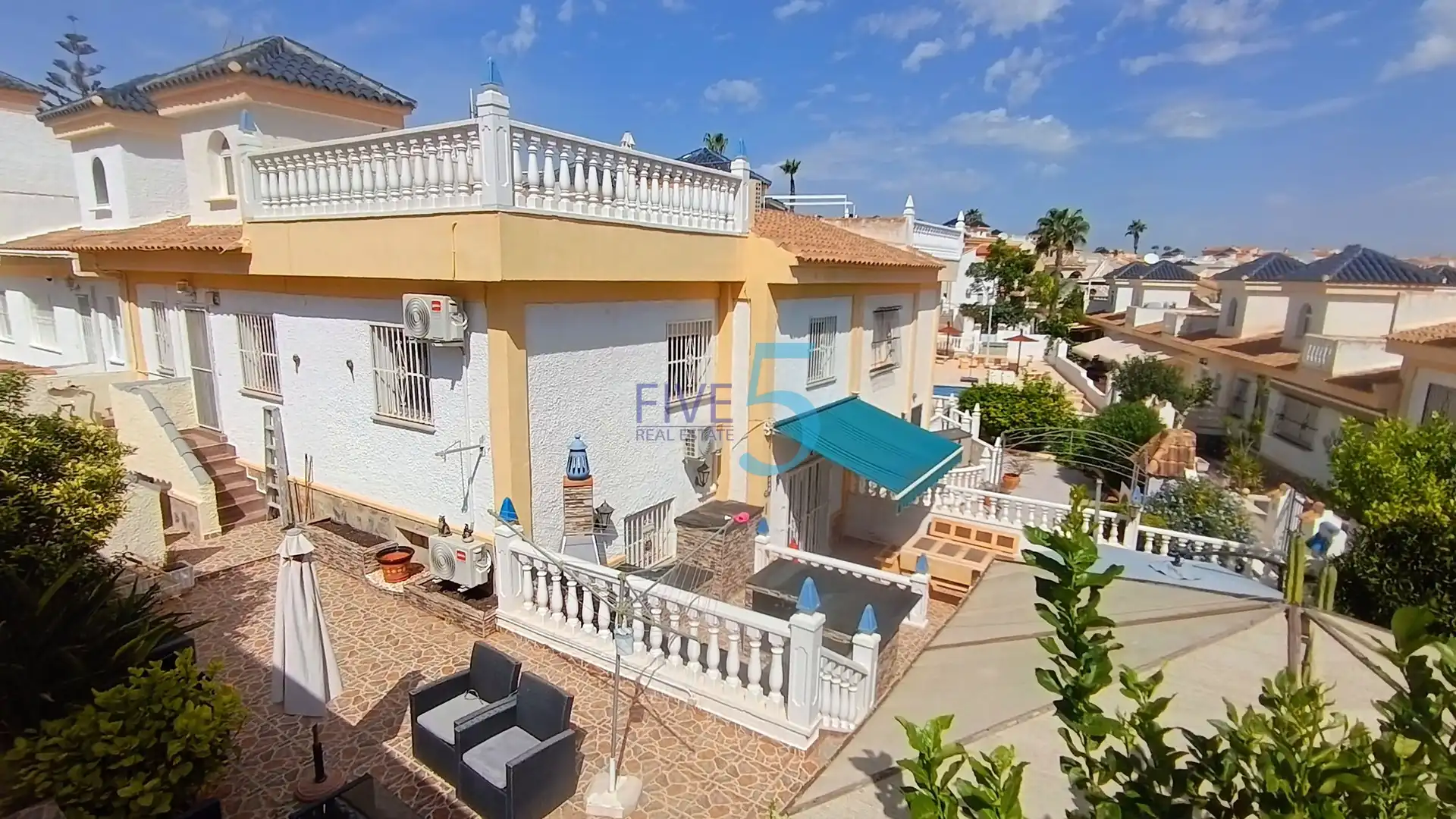 Vista exterior de Casa o xalet en venda en Rojales amb Aire condicionat, Calefacció i Terrassa