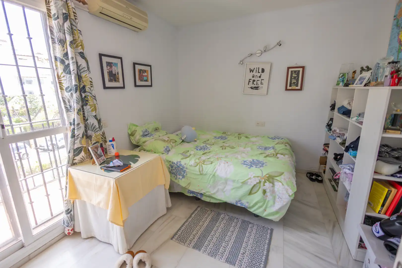 Habitación de Casa adosada en venta en Estepona con Aire acondicionado, Jardín privado y Terraza