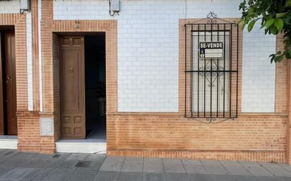 Exterior view of Single-family semi-detached for sale in La Palma del Condado  with Air Conditioner