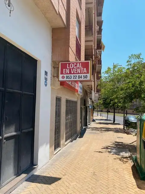Local commercial à vendre à Calle Doctor Eduardo García-Triviño López 9, imagen 5