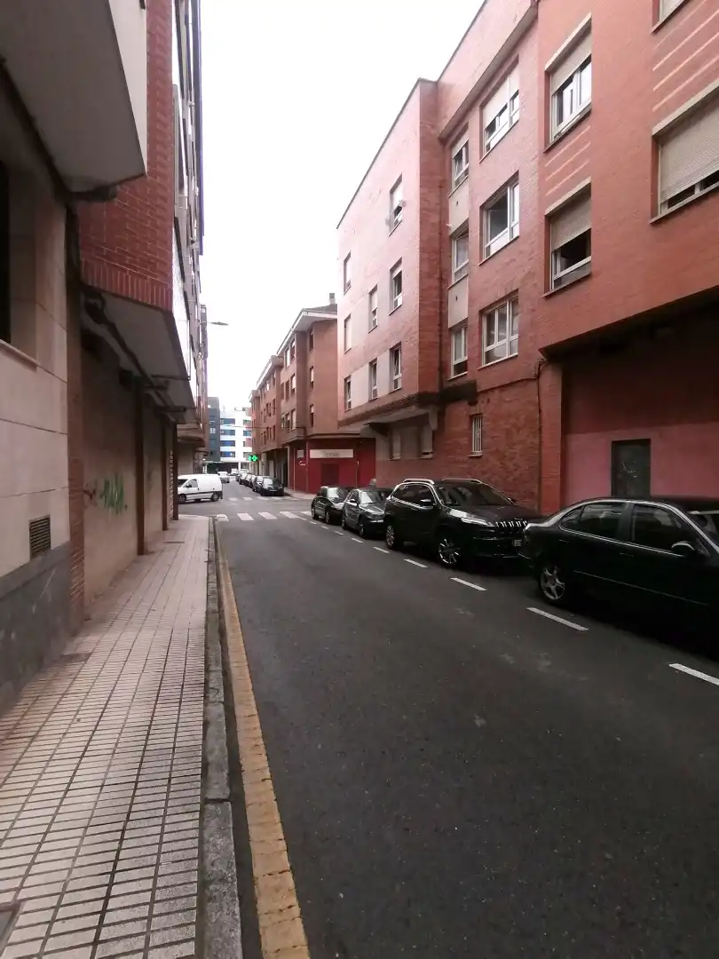 Vista exterior de Dúplex en venda en Gijón  amb Calefacció, Parquet i Traster