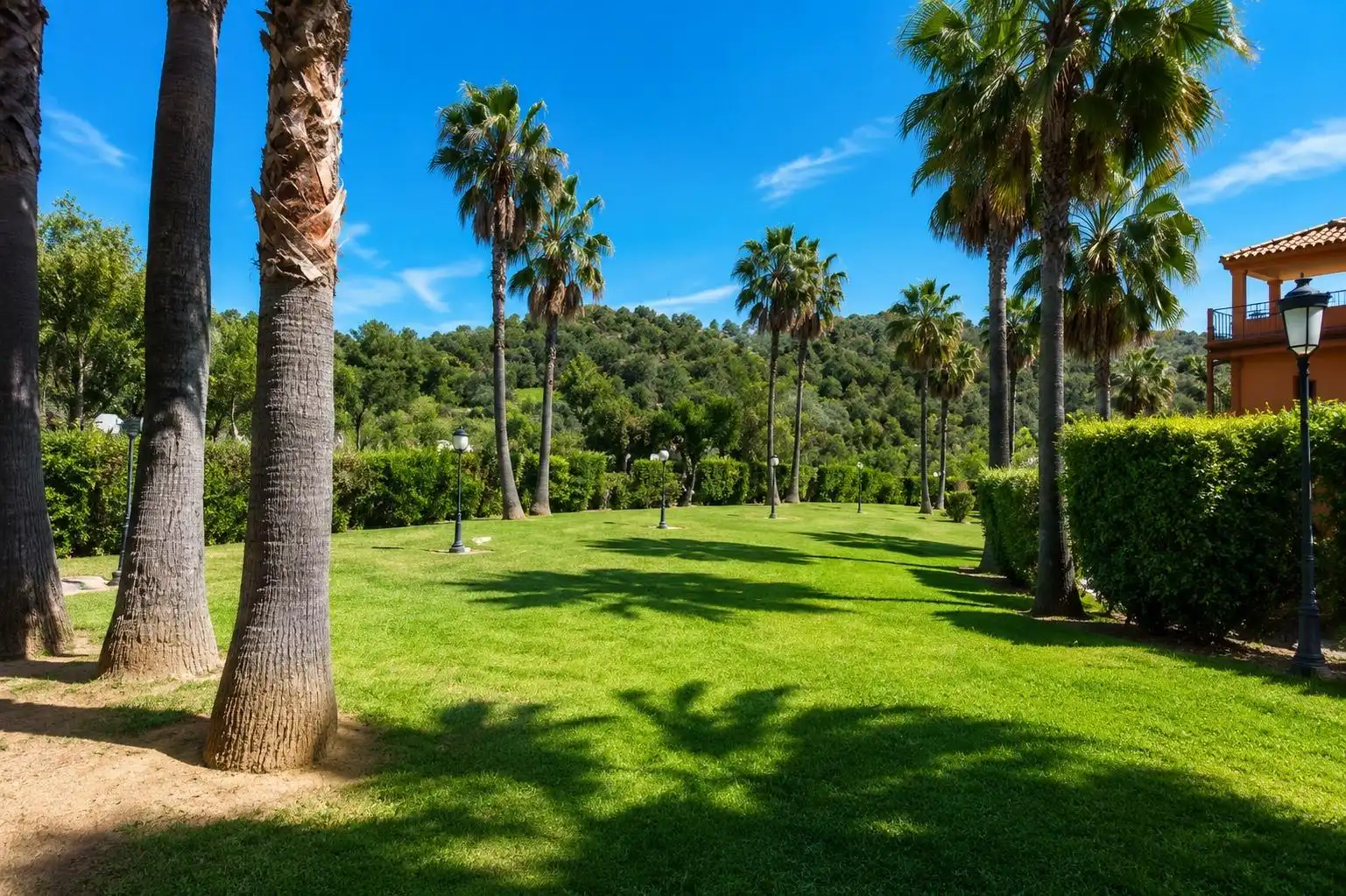 Jardín de Ático en venta en Marbella con Aire acondicionado, Calefacción y Jardín privado