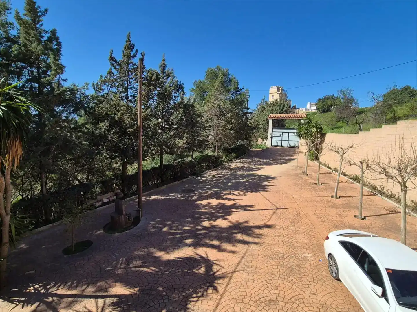 Vista exterior de Casa o xalet en venda en Cártama amb Aire condicionat, Piscina i Balcó