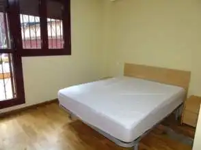 Schlafzimmer von Wohnung zur Miete in Gijón  mit Heizung, Parkett und Möbliert