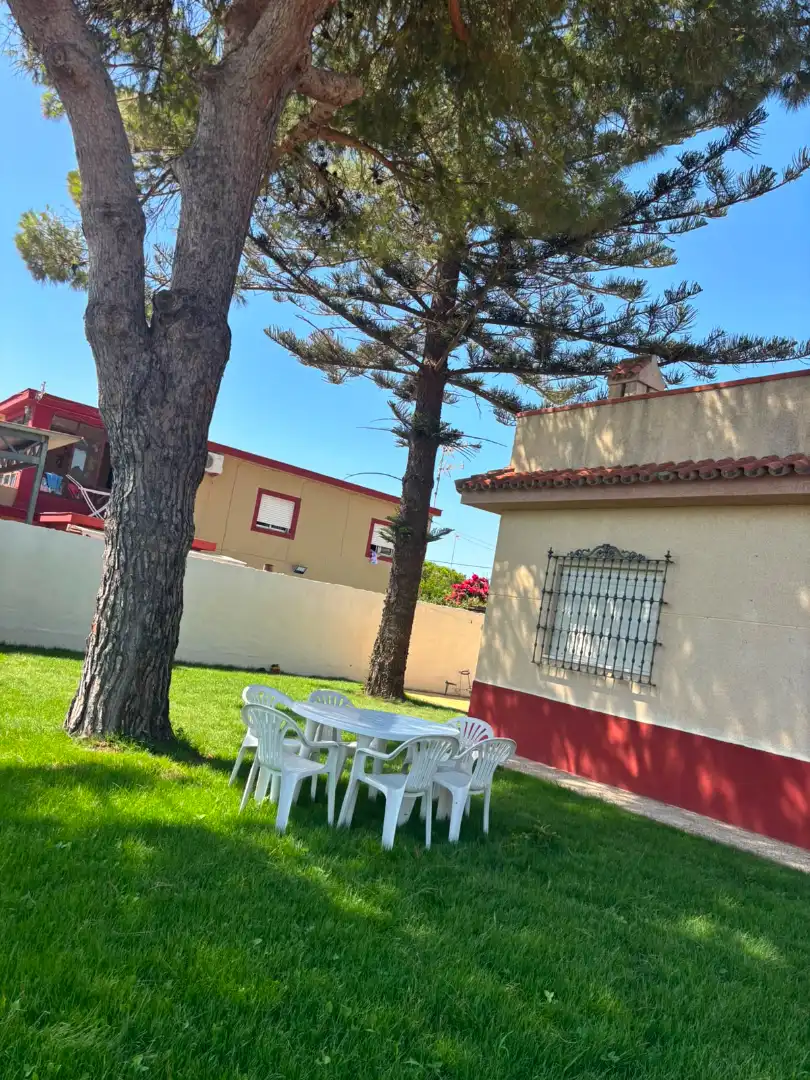 Vista exterior de Casa o chalet de alquiler en Chipiona con Calefacción, Jardín privado y Terraza