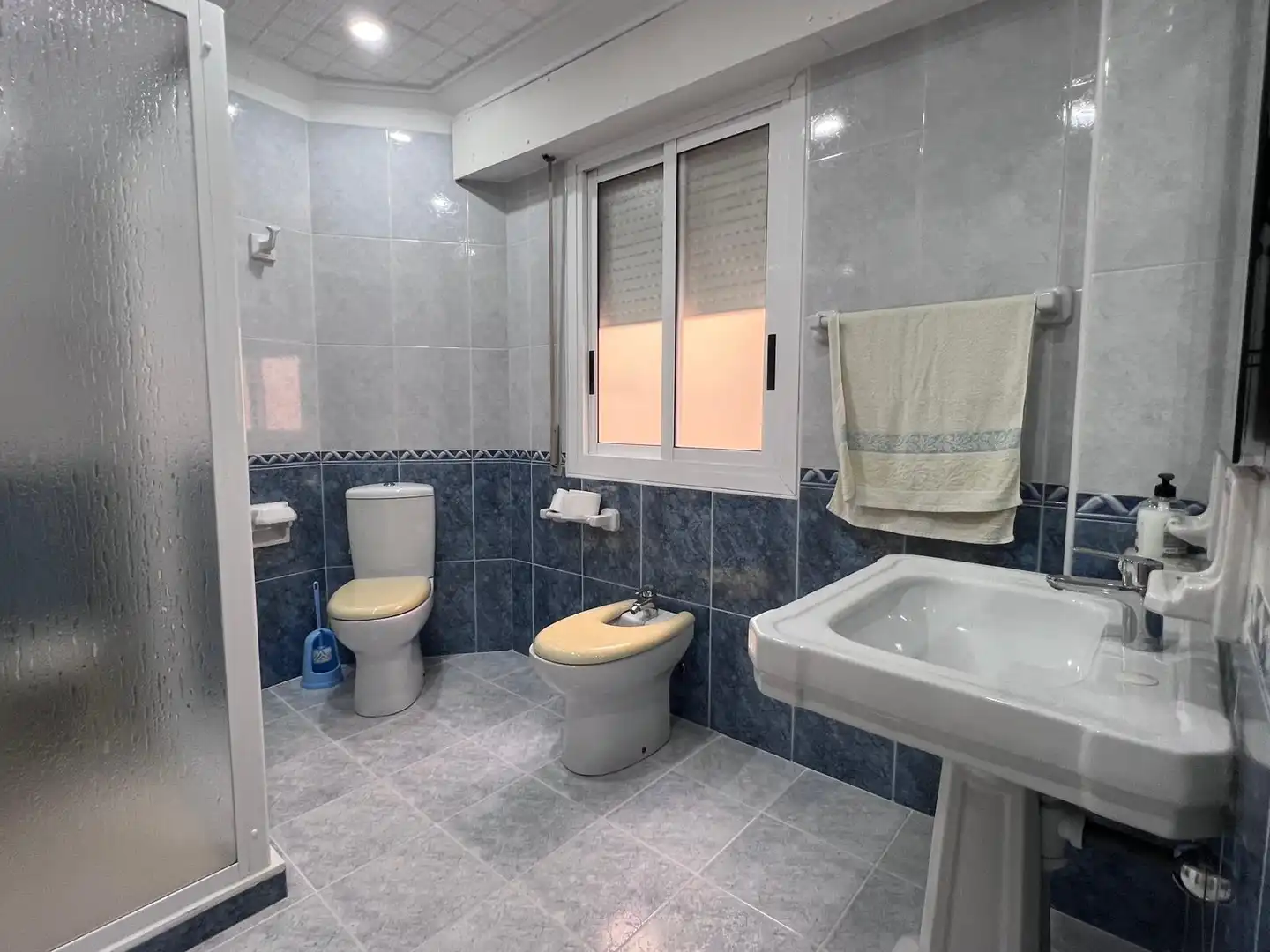Bathroom of Flat for sale in Murcia  with Air Conditioner, Heating and Storage room