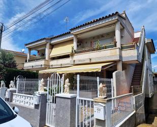 Vista exterior de Àtic en venda en Cambrils amb Aire condicionat i Terrassa