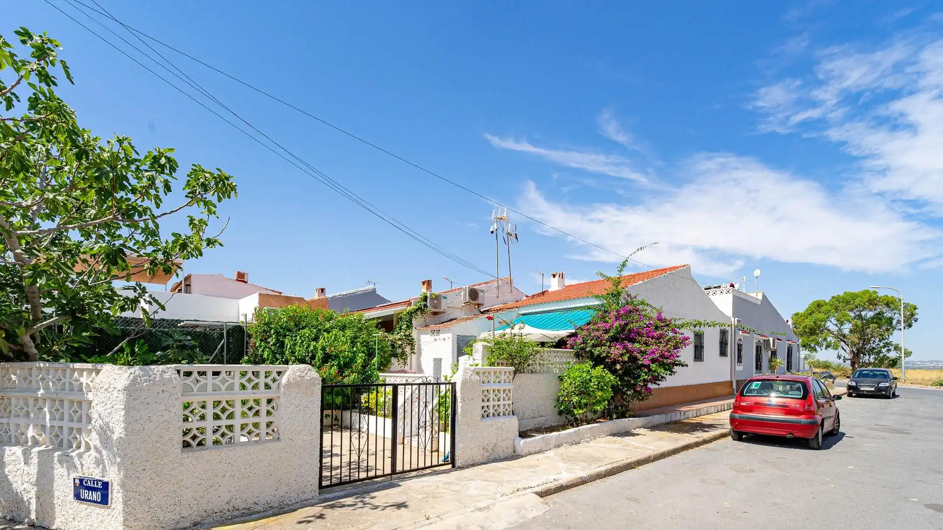 Vista exterior de Casa o chalet en venta en Torrevieja con Jardín privado, Terraza y Trastero