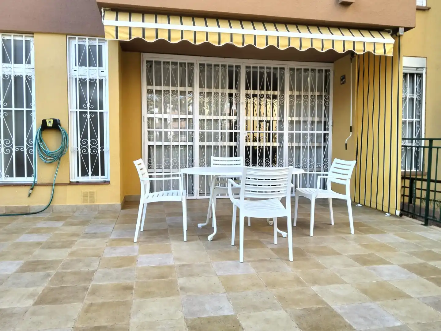 Terrasse von Erdgeschoss zur Miete in Arona mit Terrasse, Möbliert und Ofen