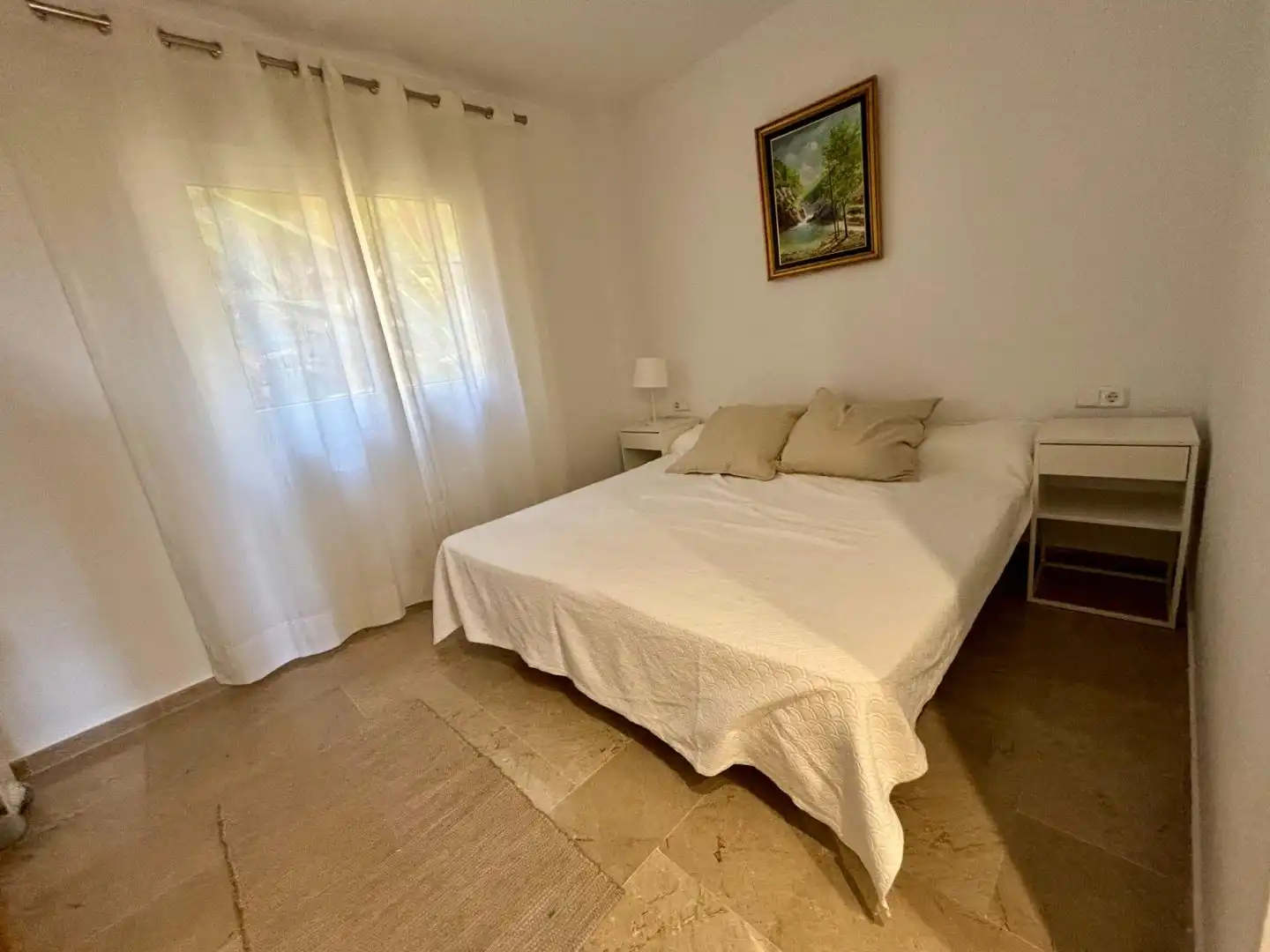 Bedroom of Flat for rent in Nueva Andalucía